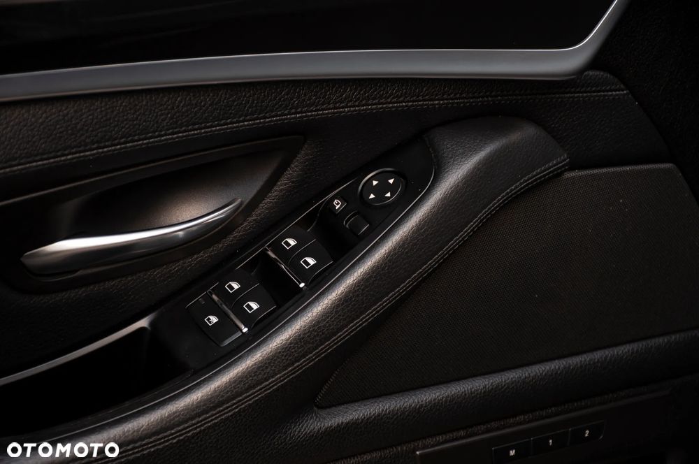 BMW Seria 5 520d - 36