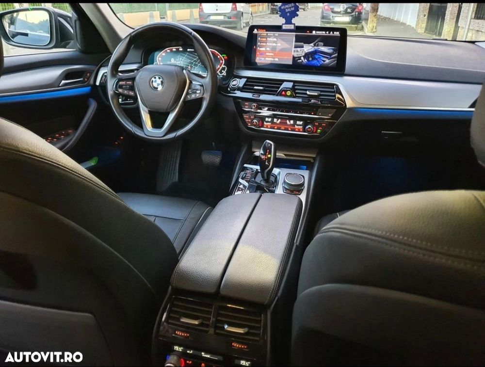 BMW Seria 5 530e xDrive Touring Aut. - 7