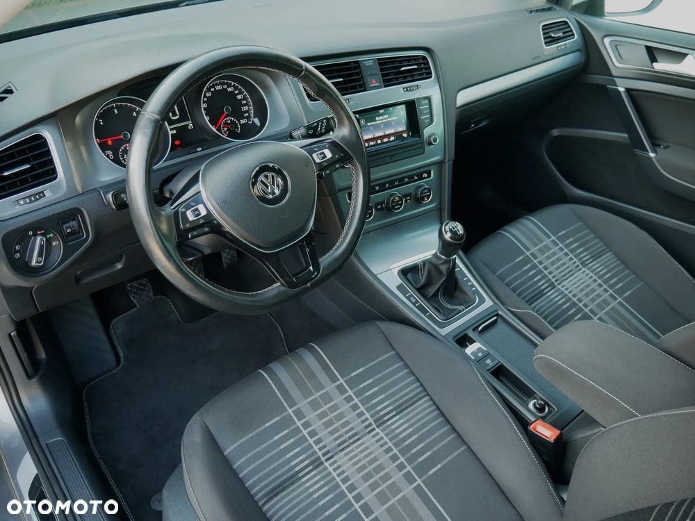 Volkswagen Golf 1.6 TDI BlueMotion Technology Lounge - 21