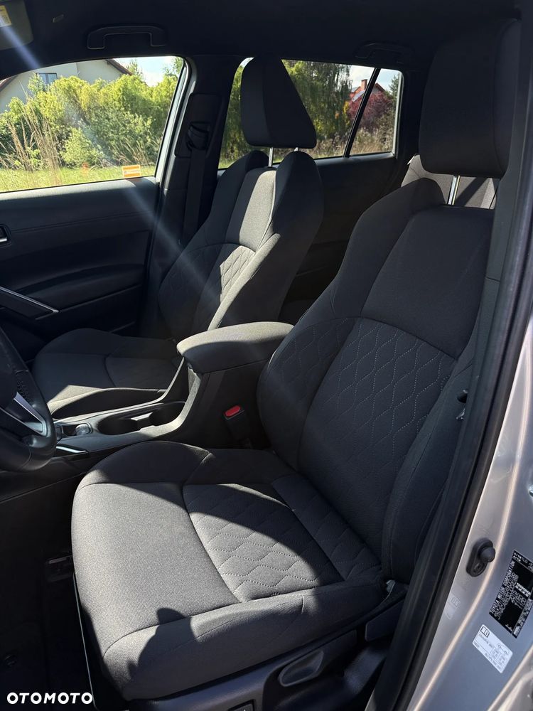 Toyota Corolla Cross 2.0 Hybrid Style AWD - 11