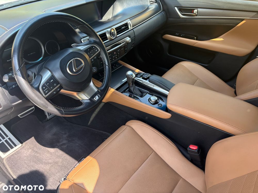 Lexus GS - 10