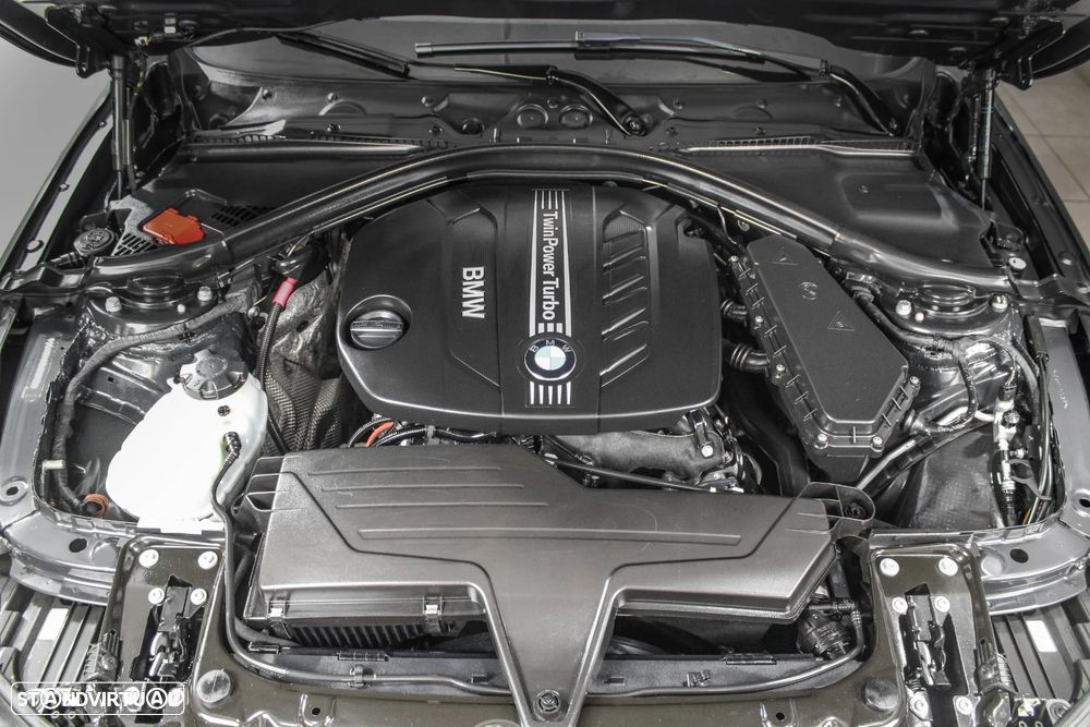 BMW 320 d Line Luxury - 24