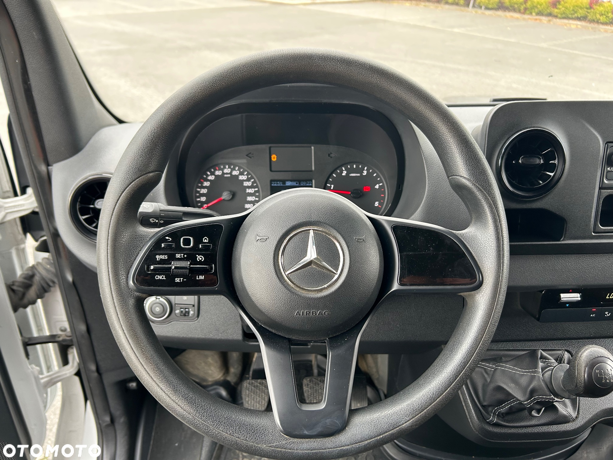 Mercedes-Benz Sprinter - 15