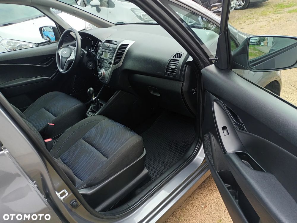 Hyundai ix20 1.4 Premium - 24