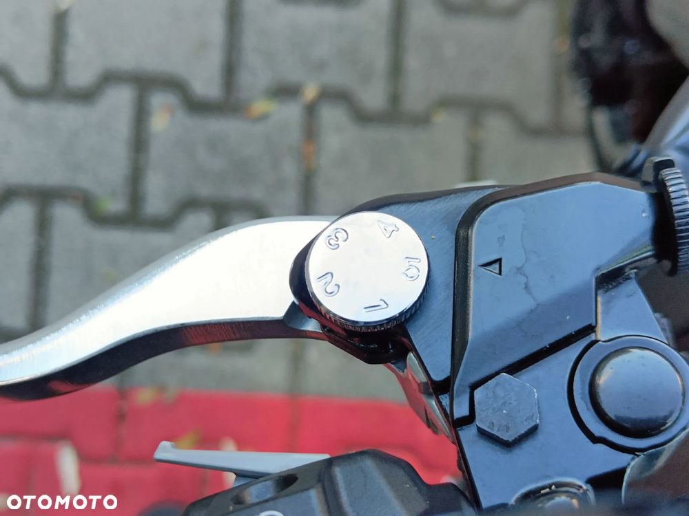 Kawasaki Z 900 RS - 11