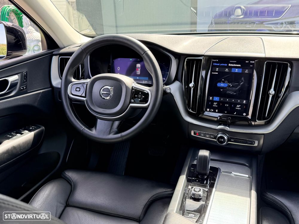 Volvo XC 60 2.0 T6 PHEV R-Design Expression AWD - 4