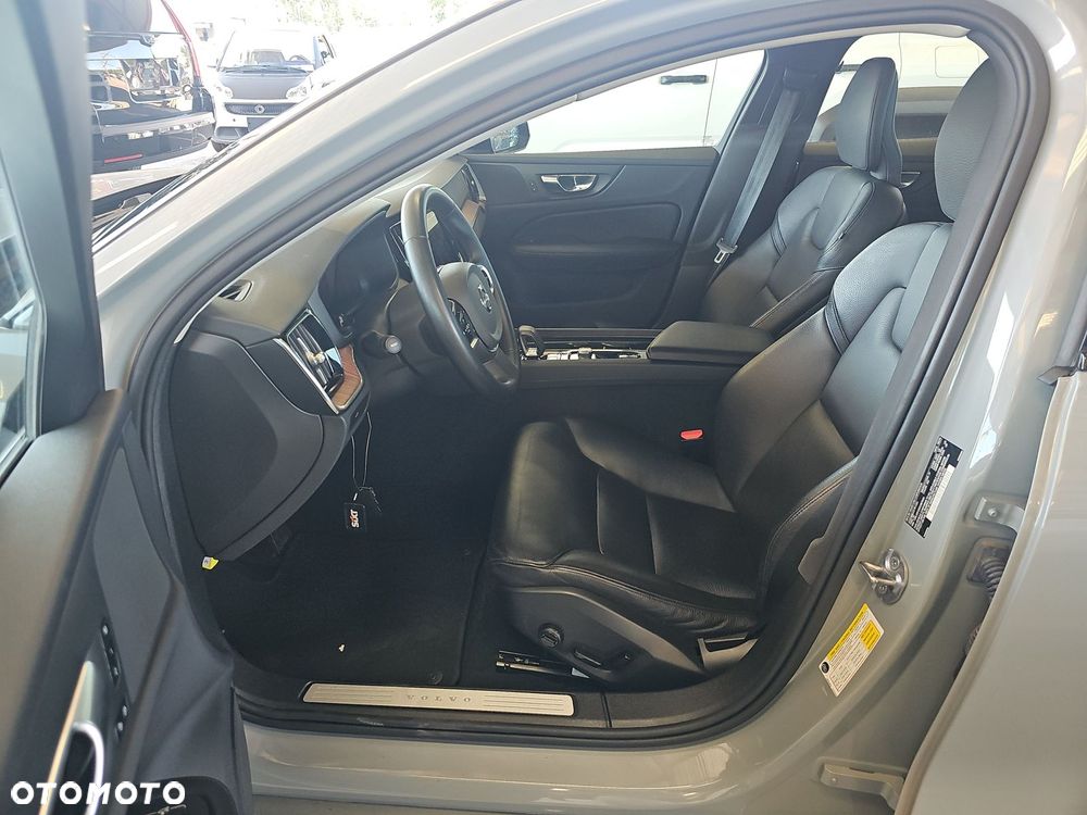 Volvo S60 B5 B AWD Plus Dark - 7