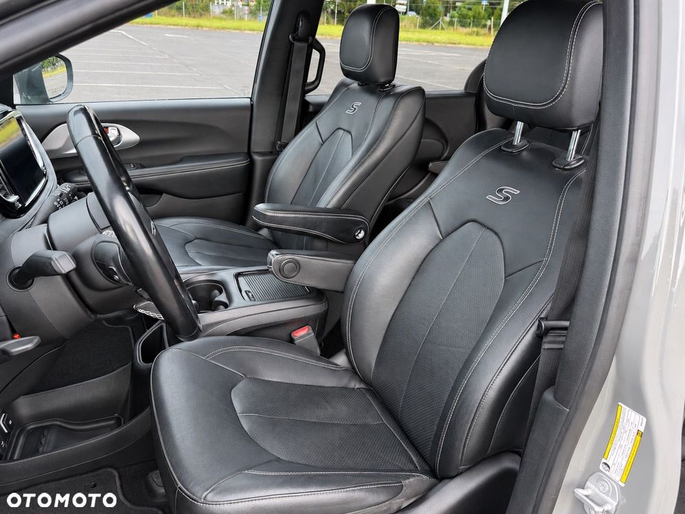 Chrysler Pacifica - 9