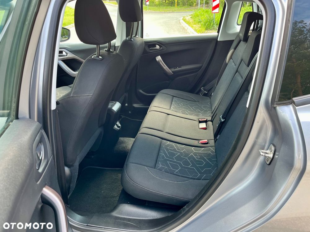 Peugeot 2008 - 6