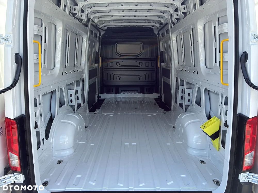 Volkswagen Crafter 35 Furgon L4H3, 2.0 BiTDI 177 KM, Wysoki dach, r. o. 4490mm - 14