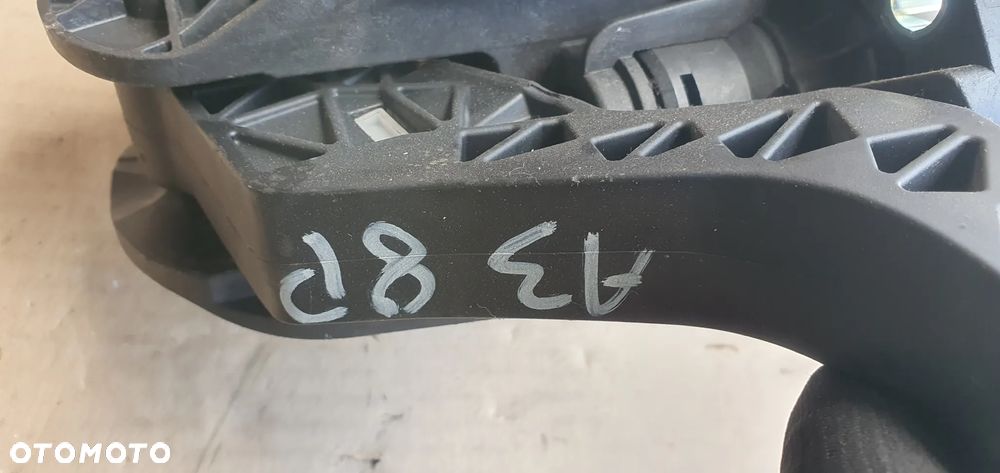 Pedał sprzęgła pompka Audi A3 8P 1K1721059BB - 8
