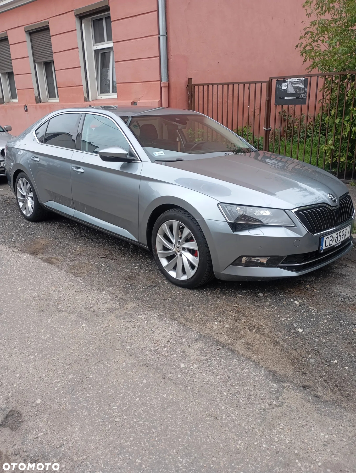 Skoda Superb 2.0 TDI Style DSG - 2