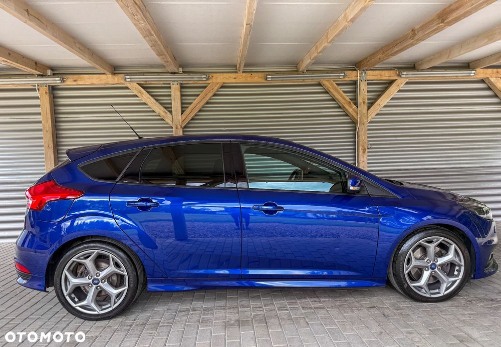Ford Focus 2.0 EcoBoost ST mit Leder-Sport-Paket - 11