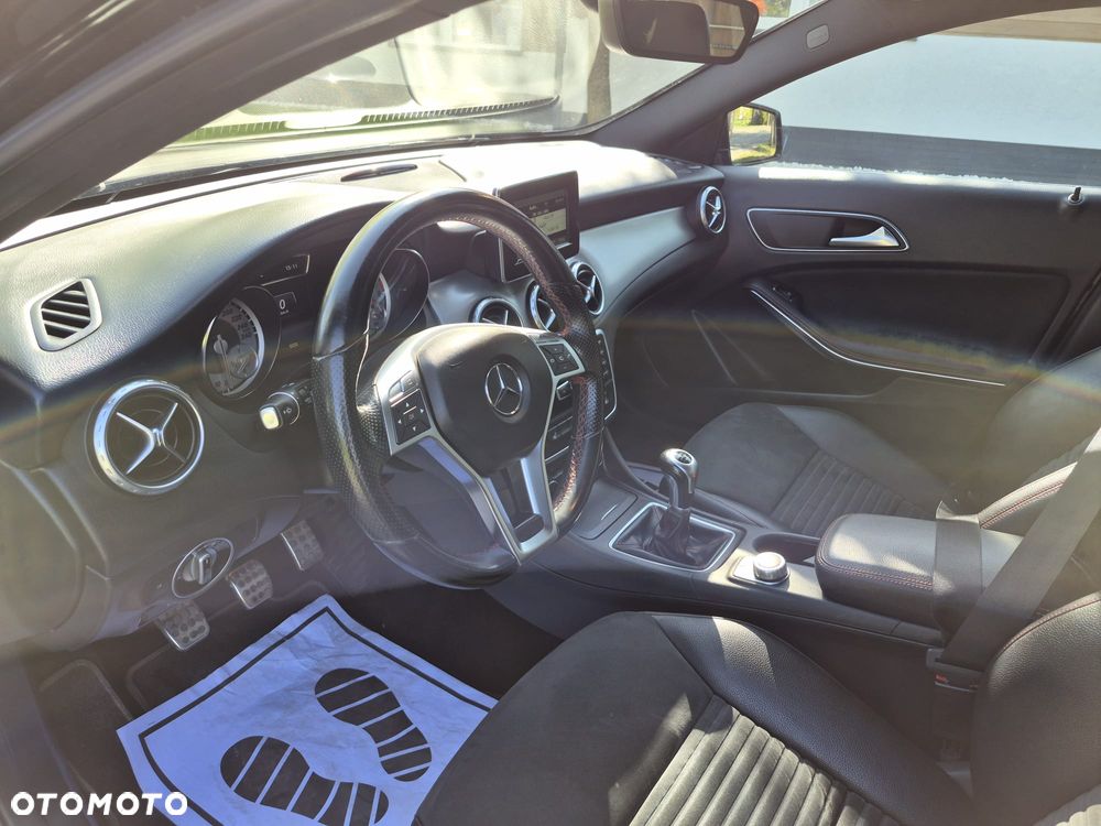 Mercedes-Benz GLA 200 AMG Line - 5