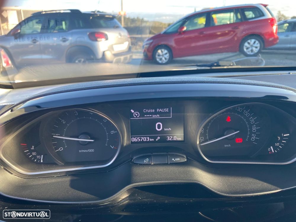 Peugeot 208 PureTech 82 Start & Stop Allure - 10