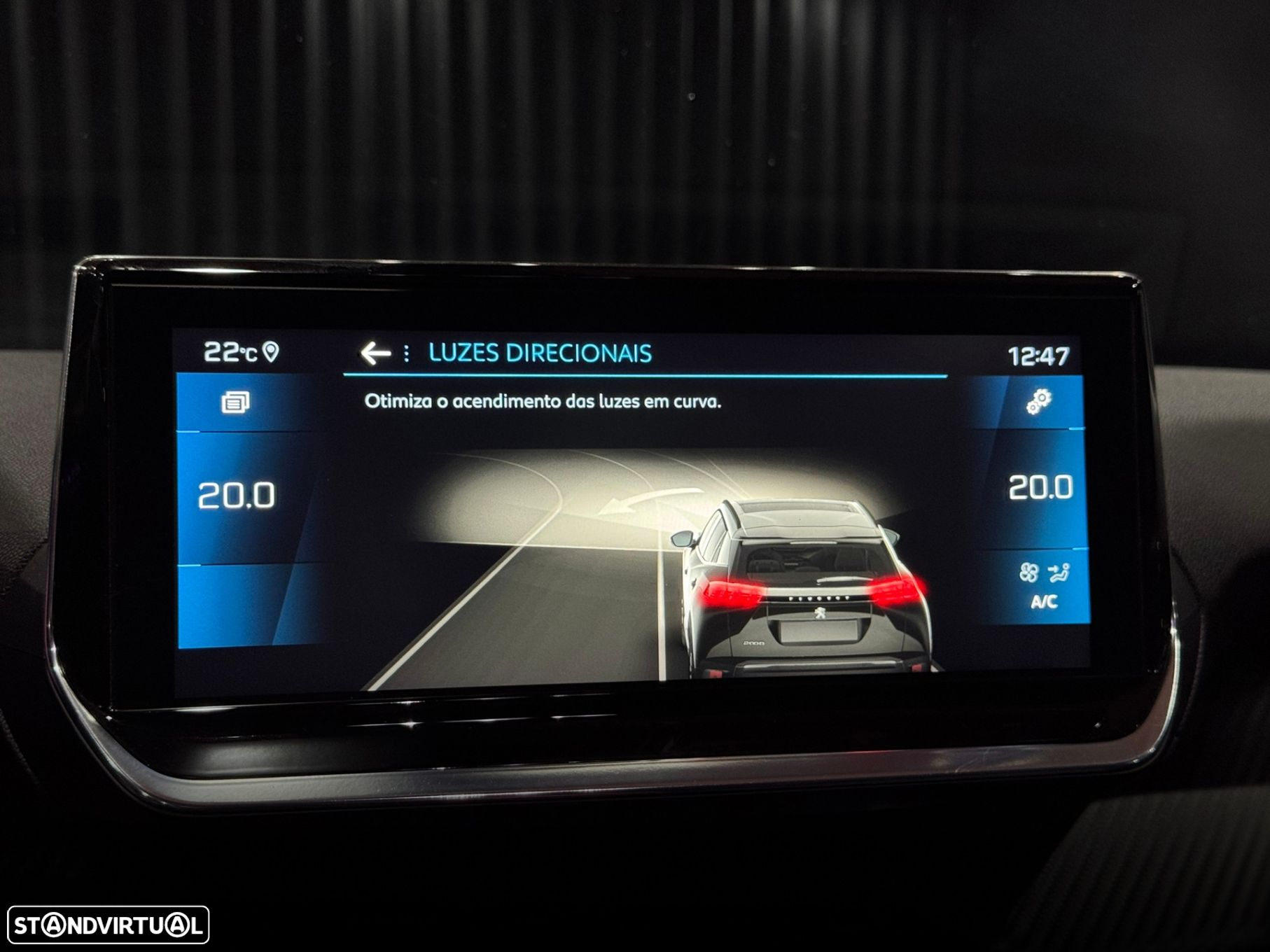 Peugeot 2008 1.2 PureTech Allure Pack EAT8 - 24
