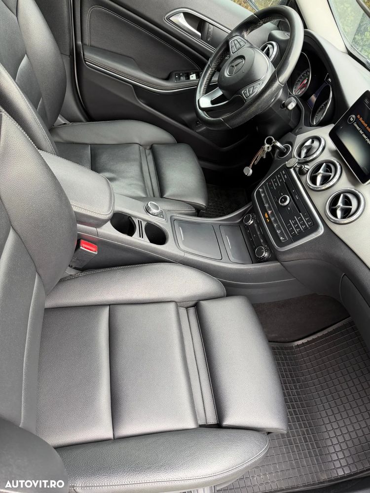 Mercedes-Benz GLA - 12