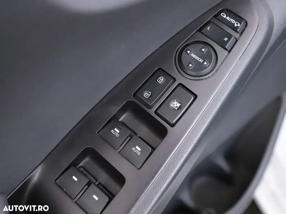 Hyundai IONIQ - 15