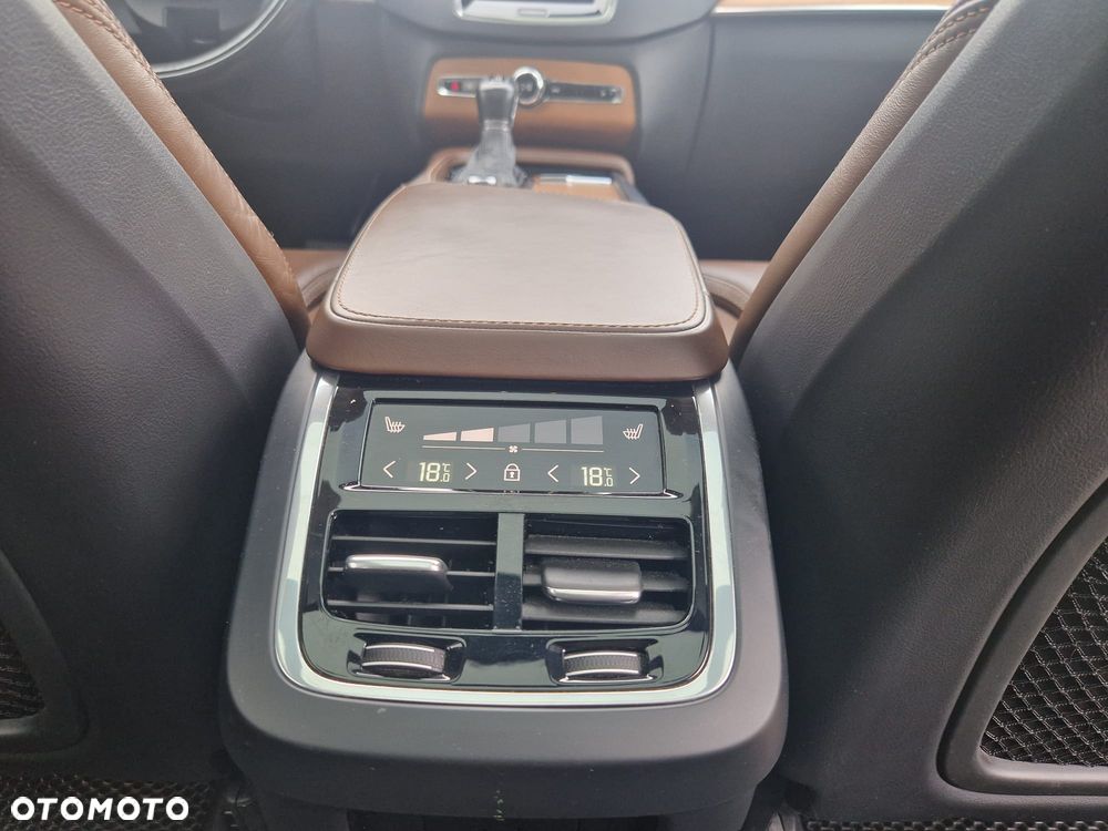 Volvo XC 90 - 23