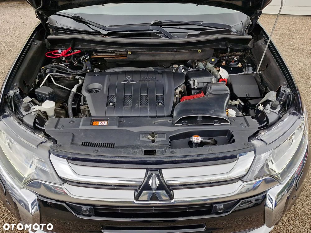 Mitsubishi Outlander - 25