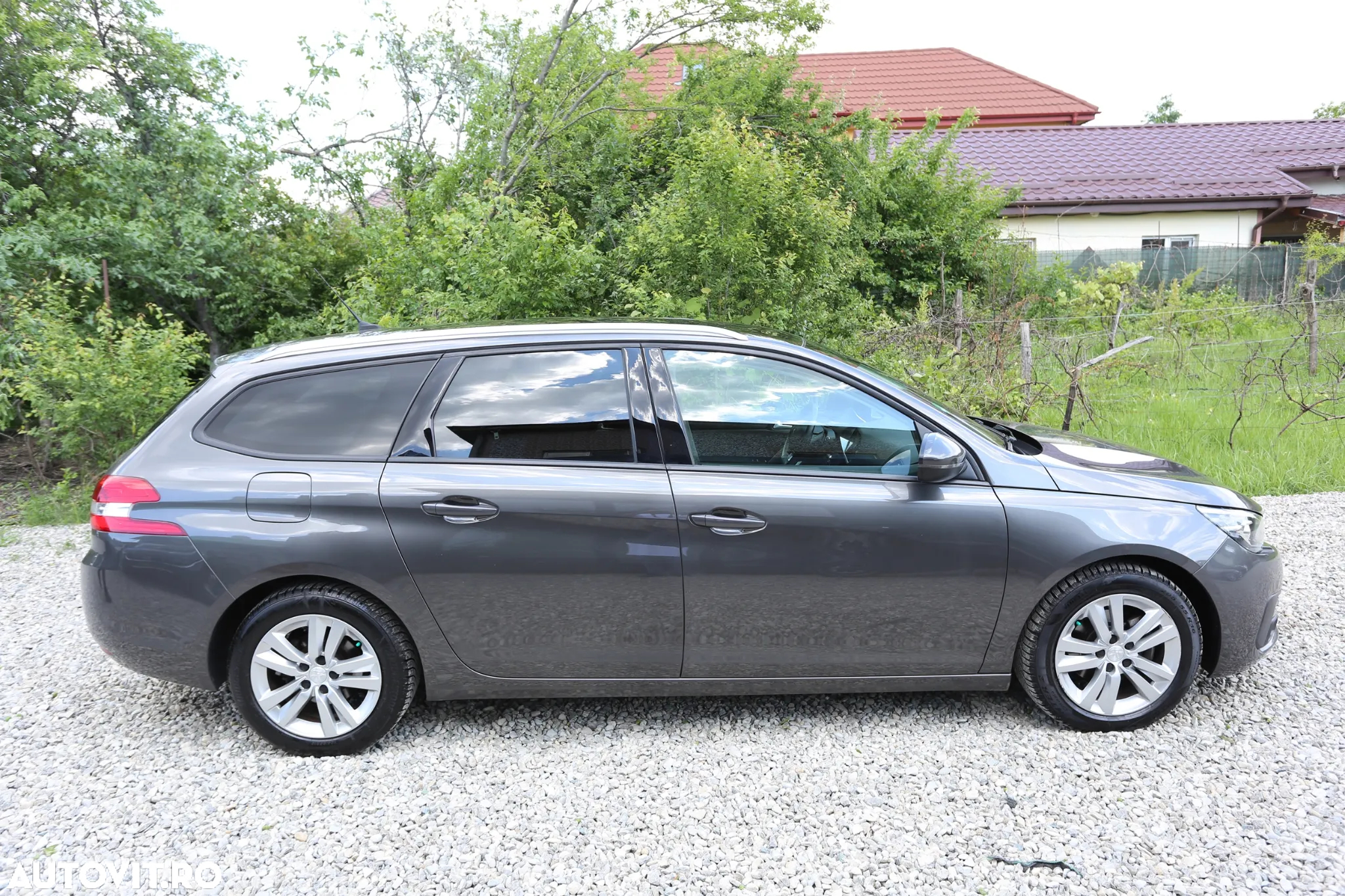 Peugeot 308 1.2 e-THP STT Allure - 4