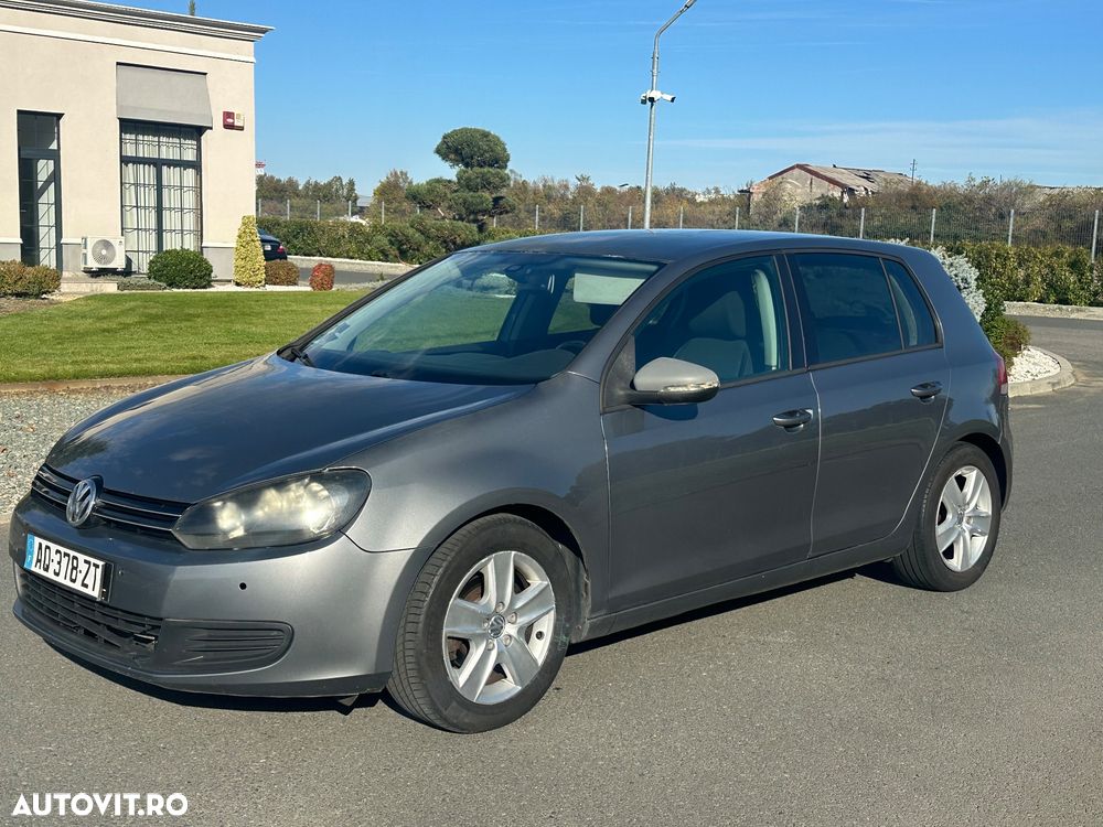 Volkswagen Golf - 1