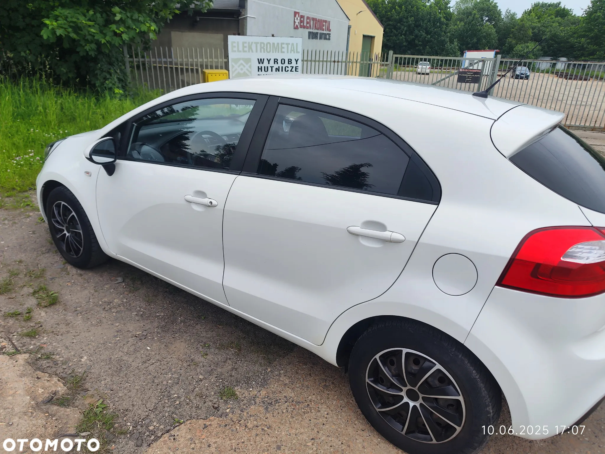 Kia Rio 1.4 L - 2