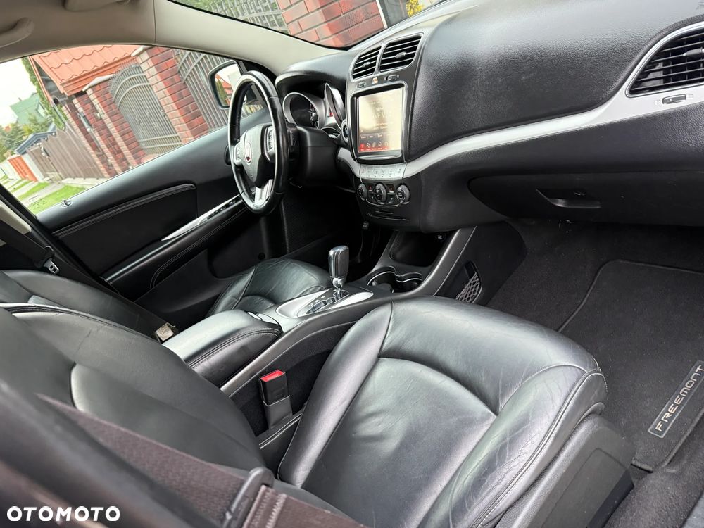 Fiat Freemont 2.0 Multijet 16V DPF Automatik Allrad Black Code - 32