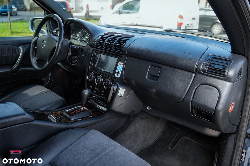 Mercedes-Benz ML - 12
