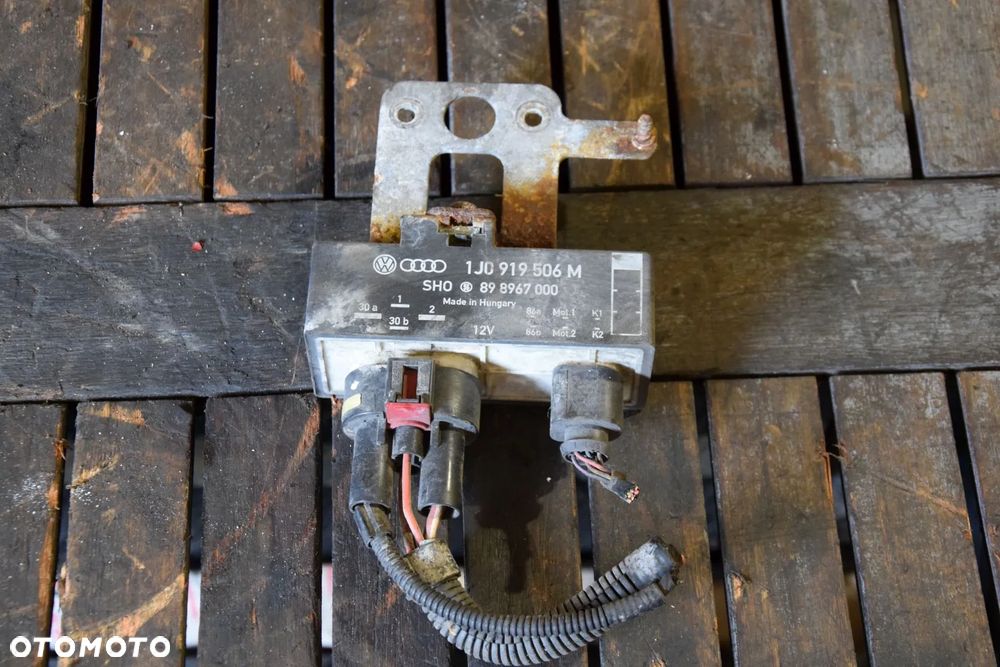 VW Polo IV 9N LIFT 05-09 Przekaźnik moduł wentylatorów 1J0919506M - 1