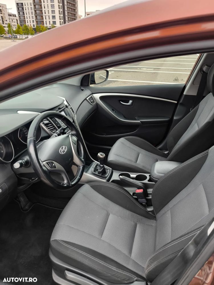 Hyundai i30 blue 1.6 GDI Trend - 16