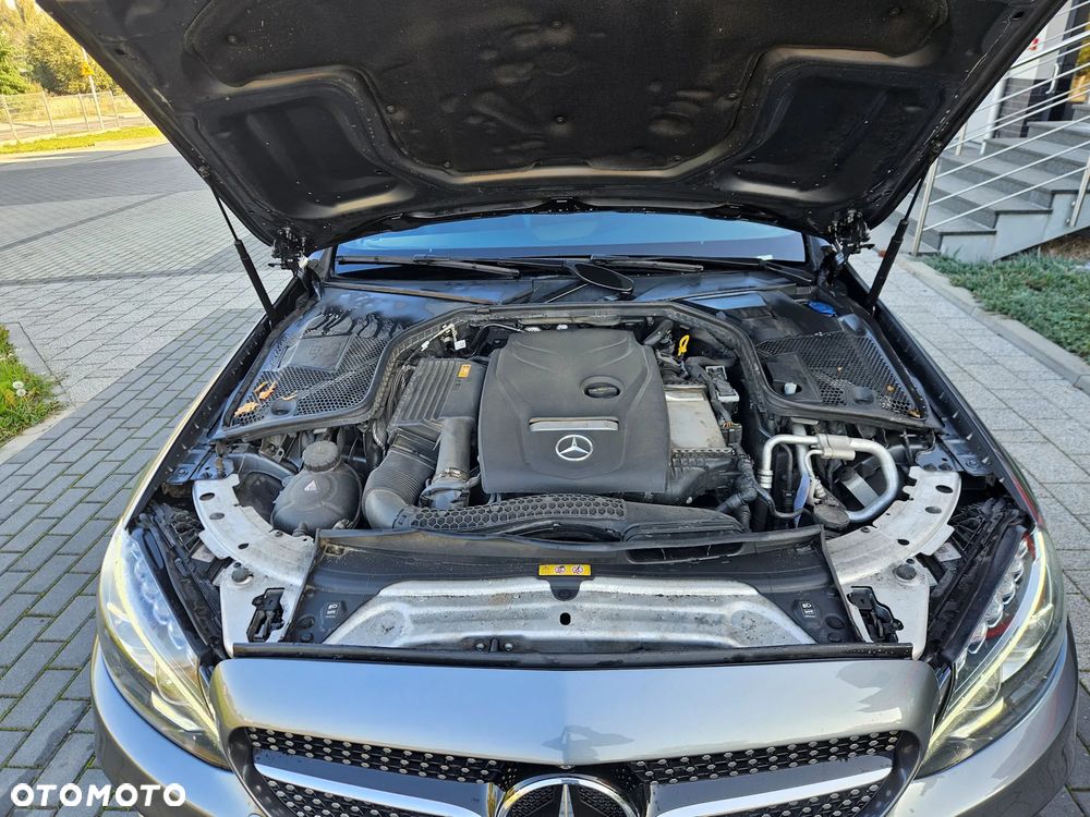 Mercedes-Benz Klasa C 200 4-Matic 9G-TRONIC - 35