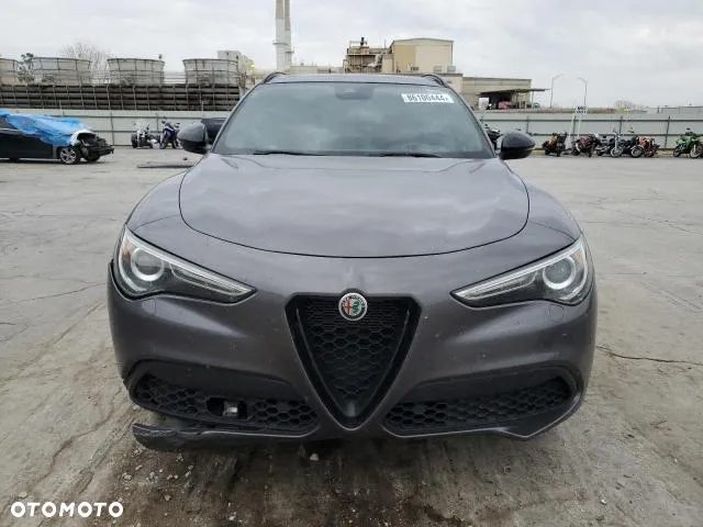 Alfa Romeo Stelvio - 5