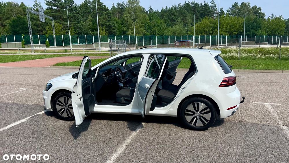 Volkswagen Golf - 10
