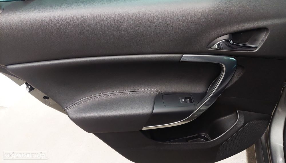 Opel Insignia Sports Tourer 1.6 CDTi Executive S/S - 19