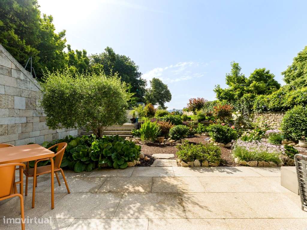 T2 Exclusivo com Jardim Privativo e Vista Rio na Baixa do Porto - Grande imagem: 2/24