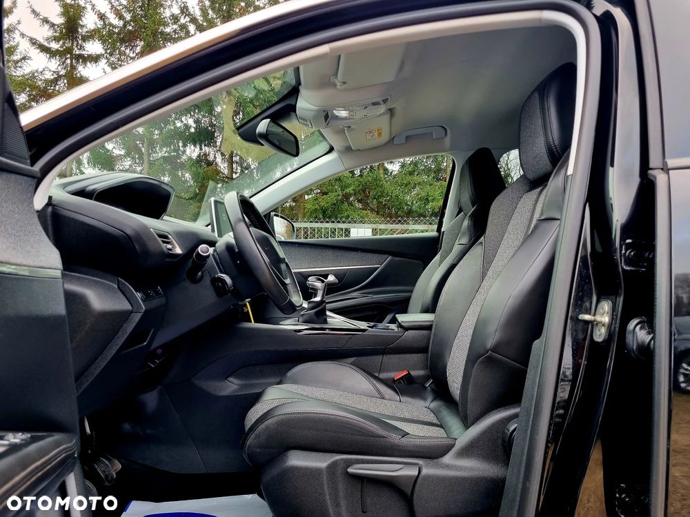 Peugeot 3008 1.2 PureTech Allure S&S - 9