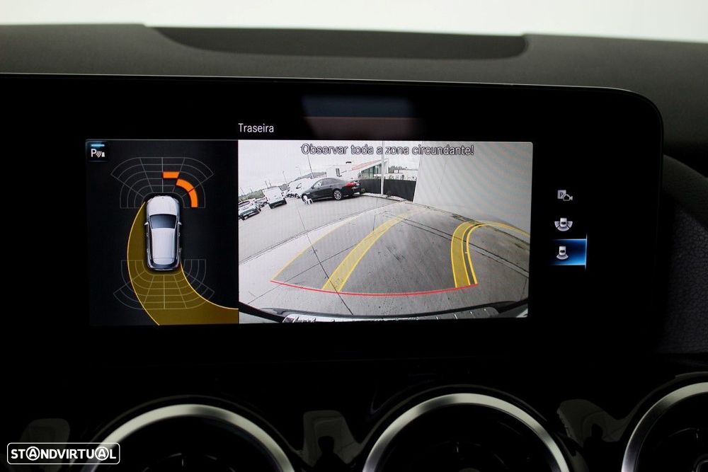 Mercedes-Benz GLA 180 d AMG Line - 42