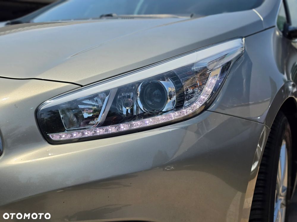 Kia Ceed - 34
