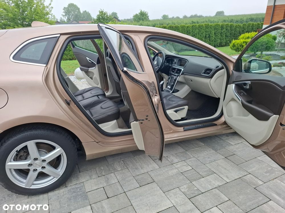 Volvo V40 D2 You - 18