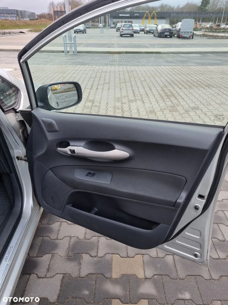 Toyota Auris 1.4 VVT-i Terra - 7