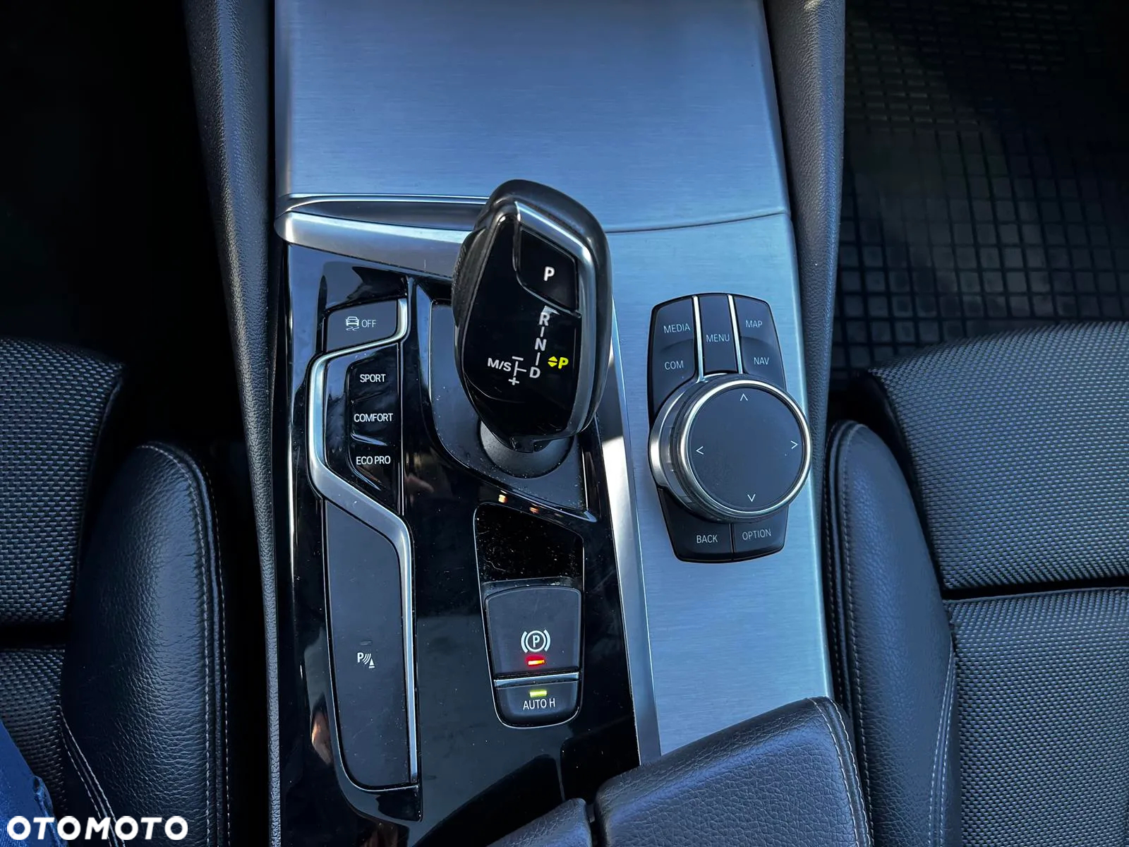 BMW Seria 5 525d Touring Sport Line - 23