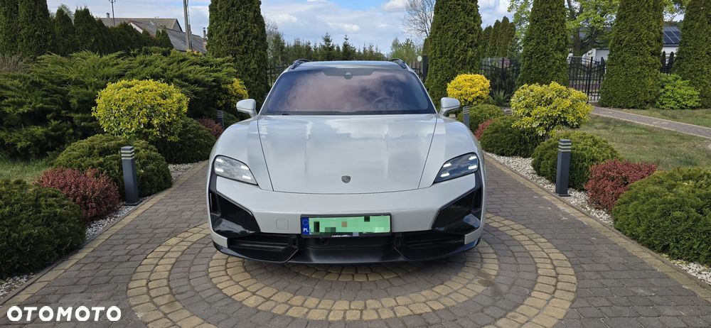 Porsche Taycan - 6