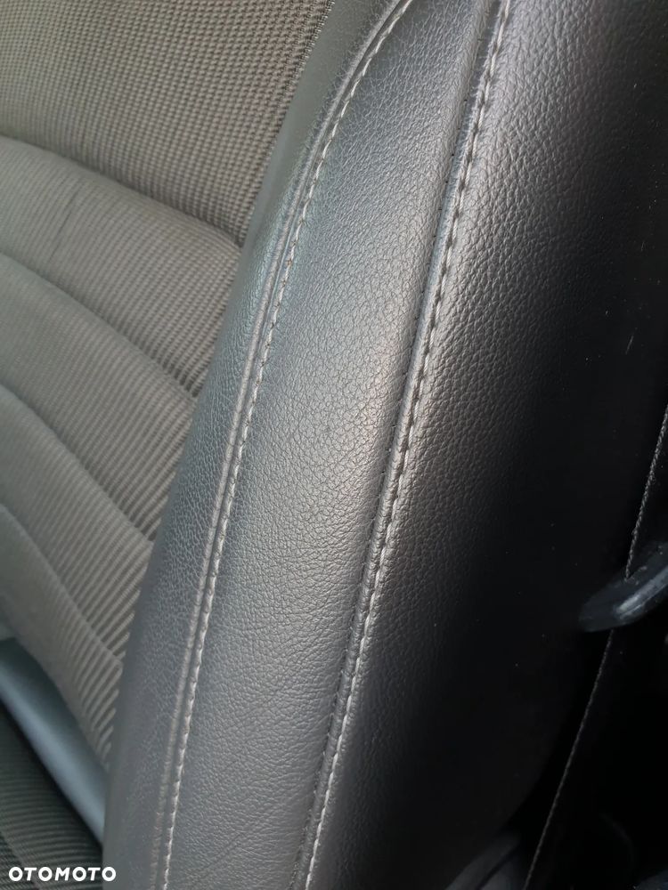 Ford Kuga 2.0 TDCi 4x4 Titanium - 25