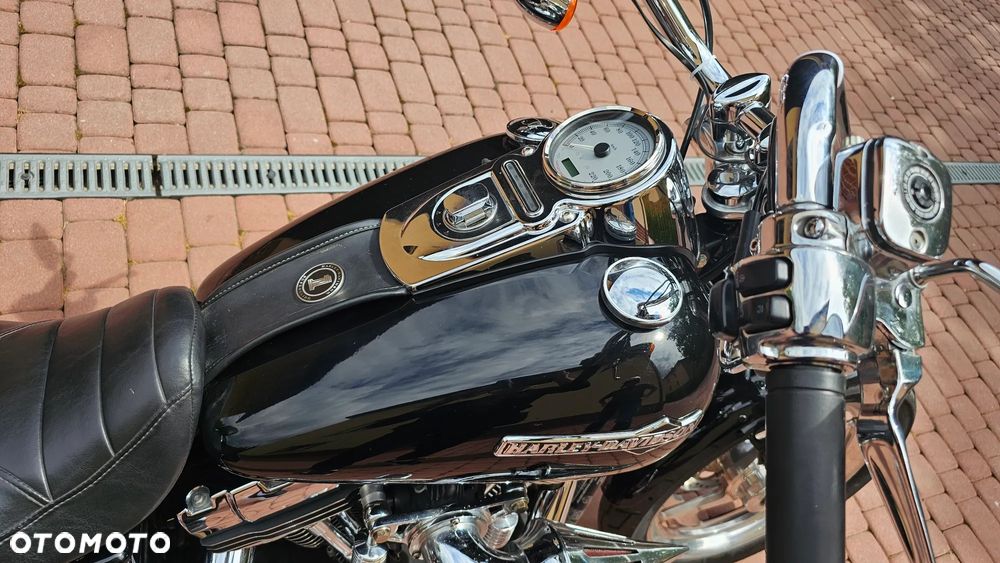 Harley-Davidson Dyna Super Glide - 23
