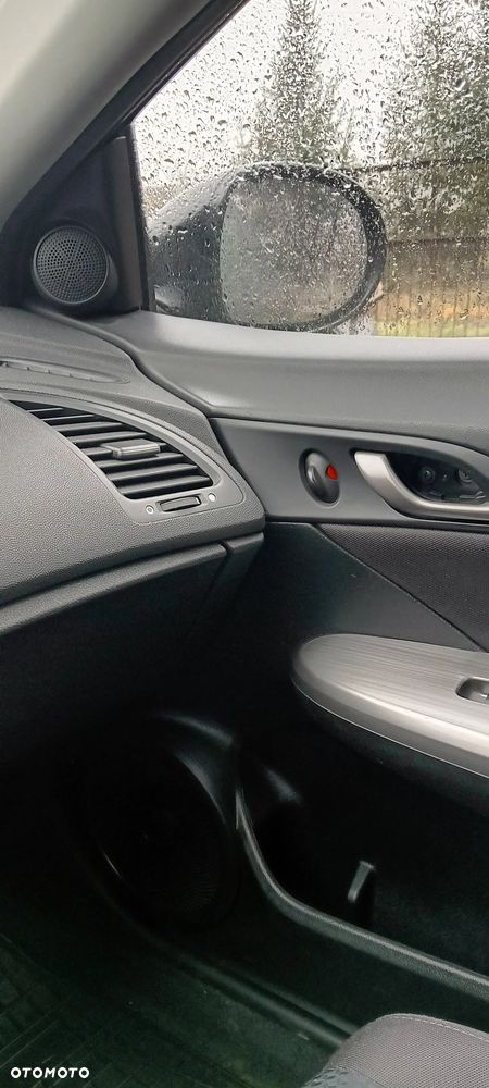 Honda Civic 1.4 i-VTEC - 11