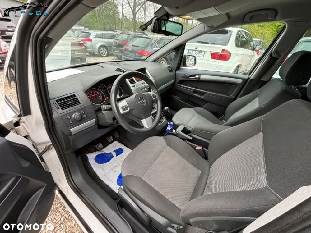 Opel Zafira - 12