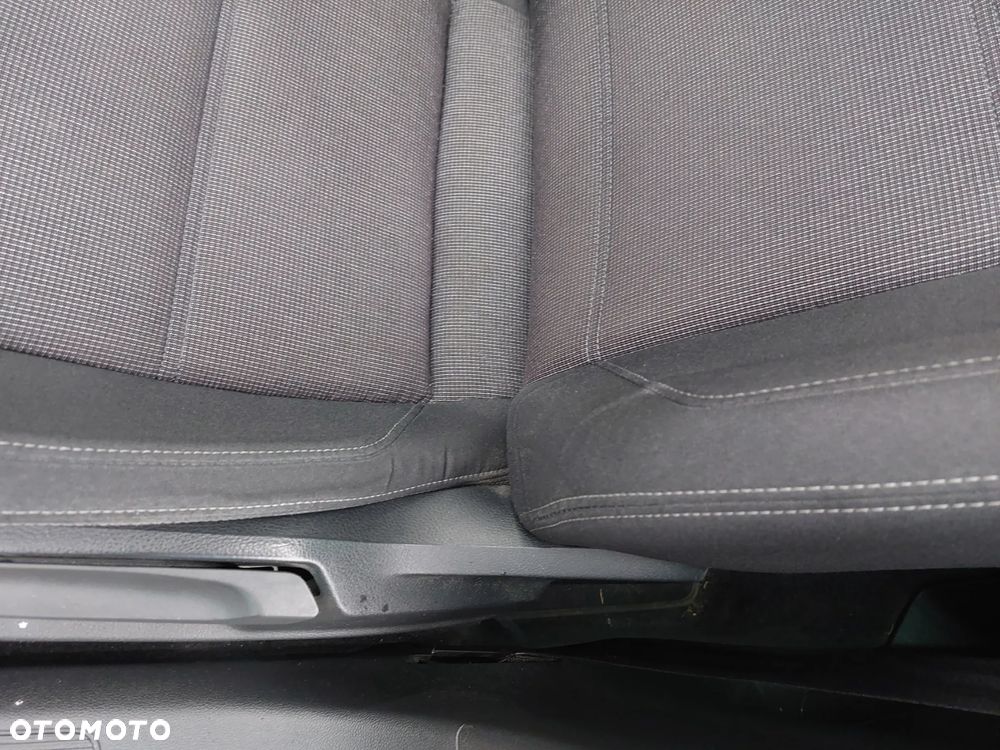 Volkswagen Passat 2.0 TDI SCR DSG Business - 19