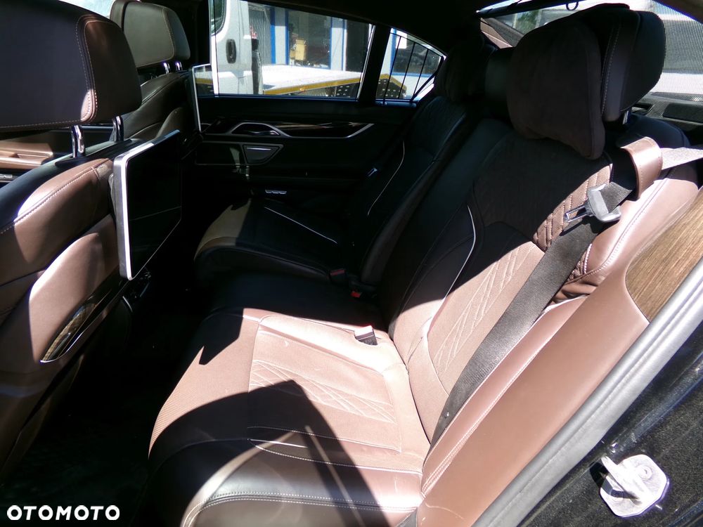BMW Seria 7 750d xDrive - 12