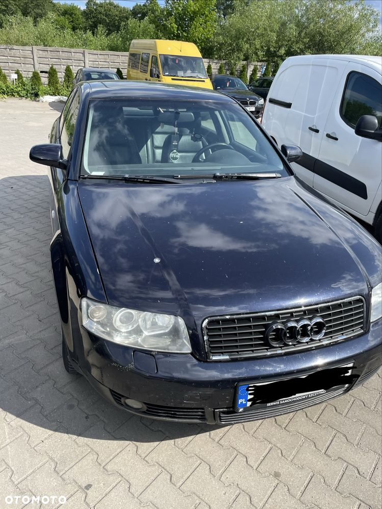Audi A4 Limousine - 1